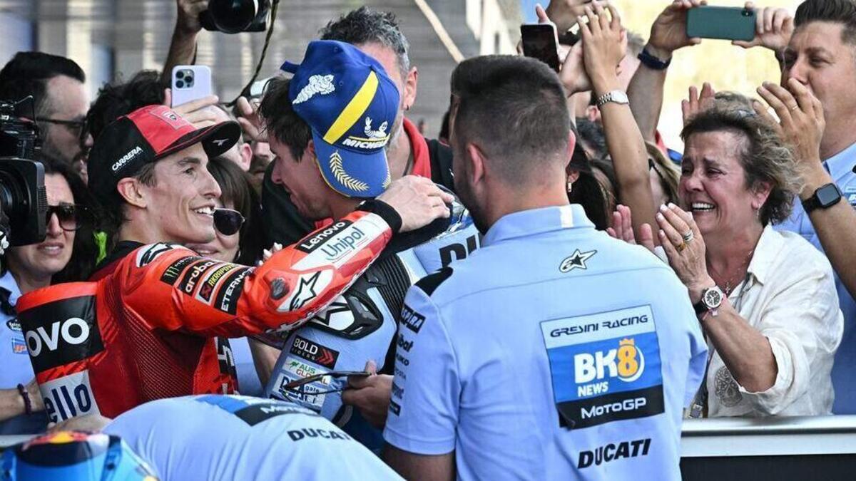 découvrez comment álex márquez a surpris tout le monde en prenant une avance inattendue lors du grand prix de jerez, un exploit remarquable dans sa carrière.