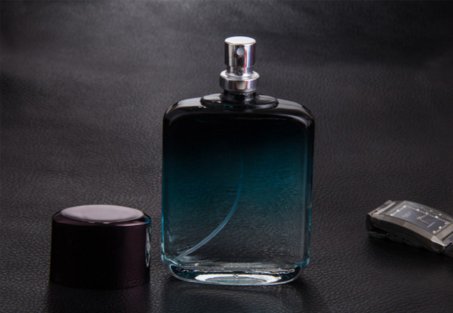 découvrez les 30 ans de la ford ka et l'ère new edge à cologne, une icône du design automobile et de l'innovation.