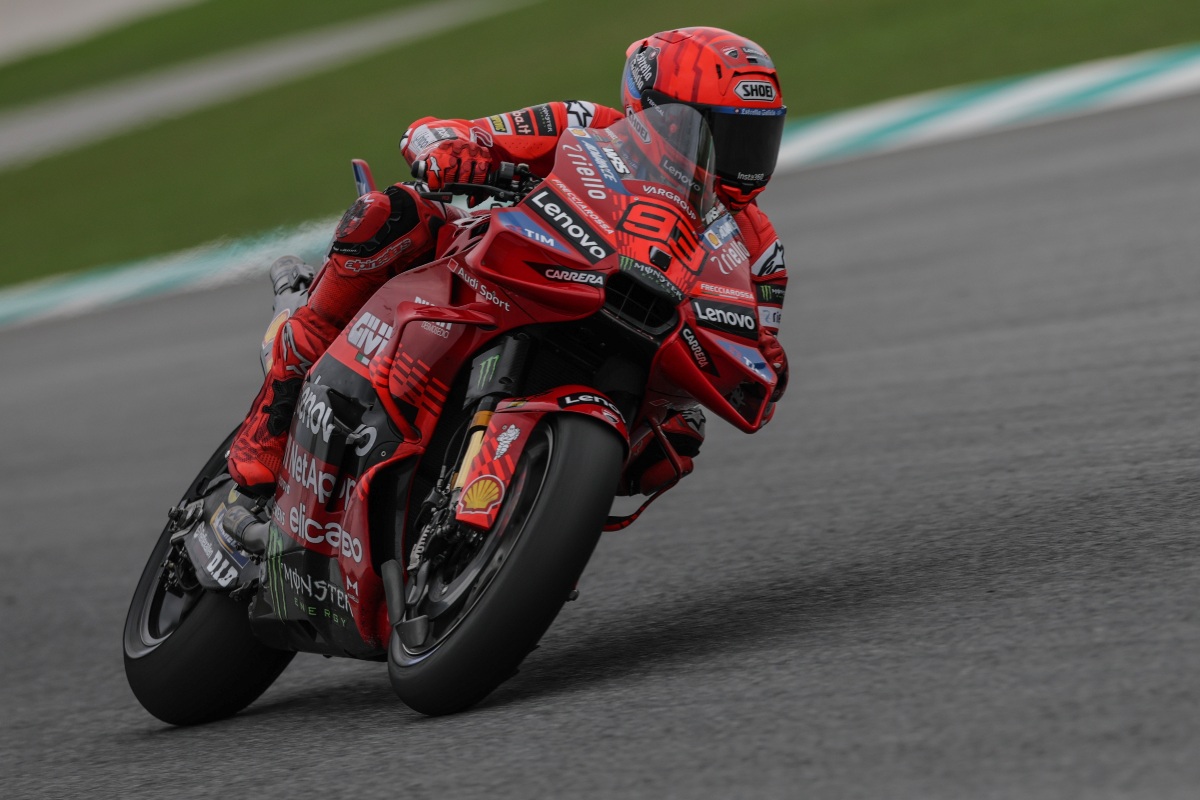 découvrez si marc márquez représente un obstacle pour ducati dans la compétition motogp, analyse des performances et rivalités.