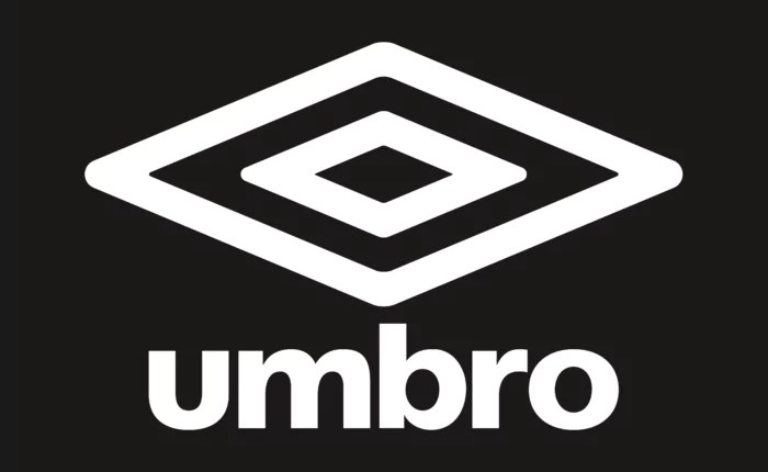 découvrez pourquoi la signature des contrats des constructeurs motogp connaît un retard et les implications pour la saison à venir.