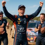 thierry neuville et hyundai célèbrent une victoire éclatante, marquée par une revanche mémorable et une performance exceptionnelle.