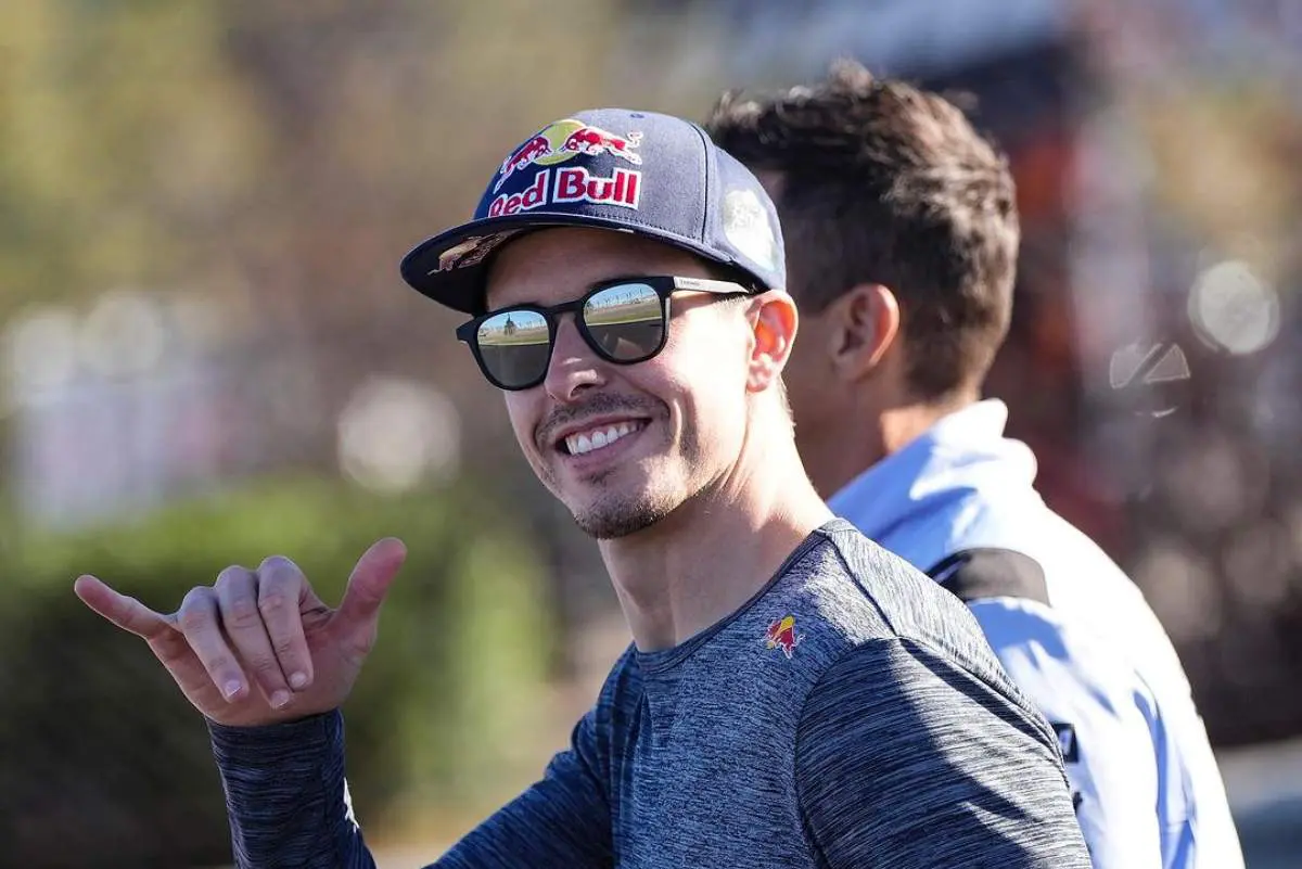 découvrez pourquoi álex márquez doit absolument capitaliser sur sa progression récente pour atteindre ses objectifs en moto et s'imposer dans les compétitions.