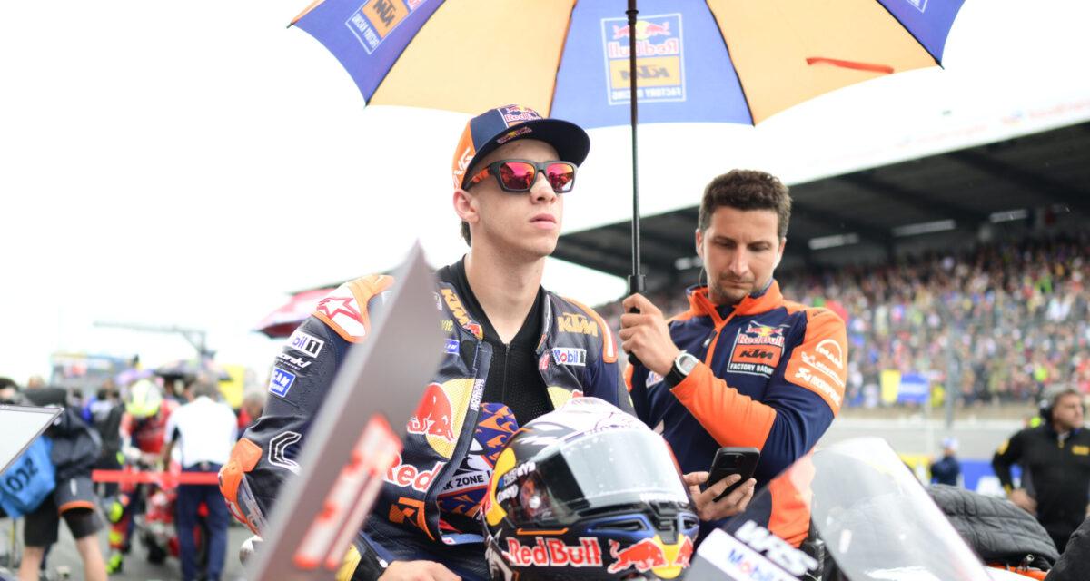 découvrez comment red bull et monster deviennent les nouveaux acteurs incontournables du mercato motogp 2027, influençant les transferts et les stratégies des équipes.