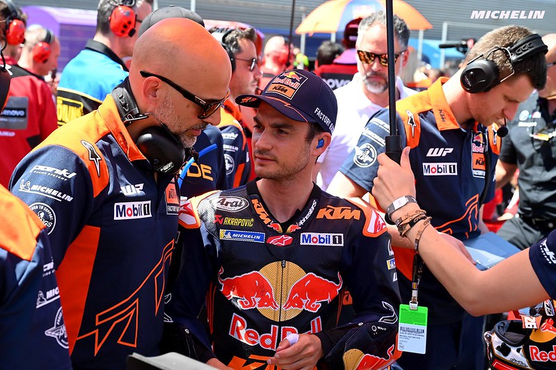 Les wild-cards qui ont laissé une empreinte indélébile en MotoGP découvrez les wild-cards marquants en motogp, ces pilotes invités qui font sensation lors des courses et apportent une touche d'imprévu au championnat.
