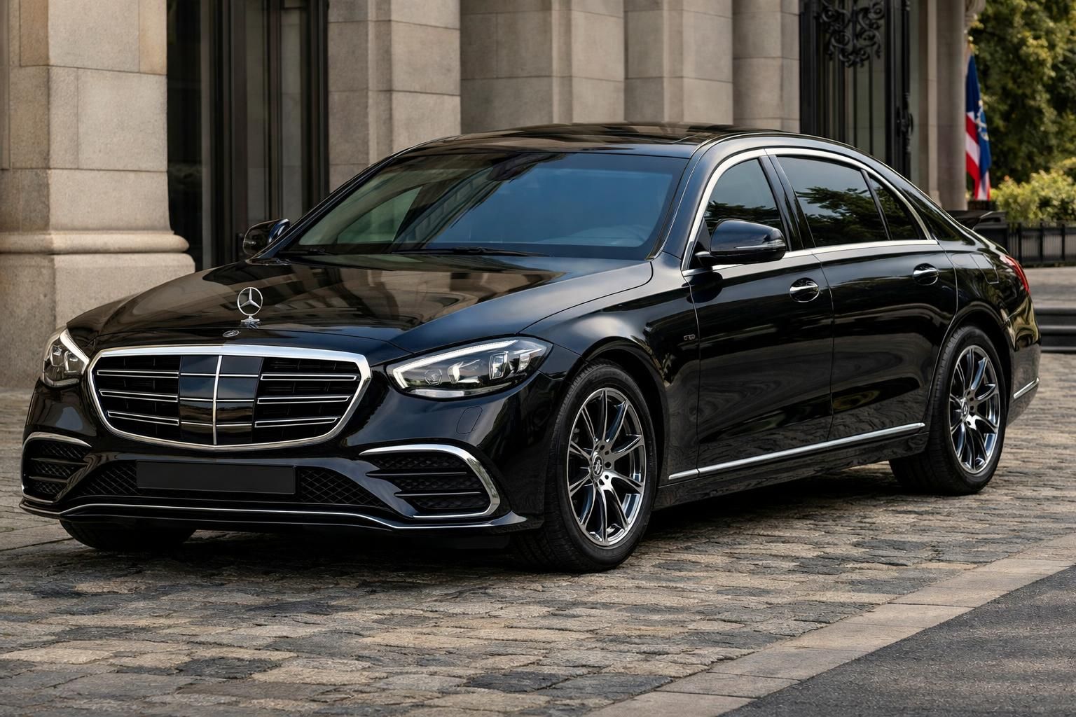 La nouvelle Mercedes Classe S blindée : plus de 4 tonnes, V12 de 612 chevaux et consommation de 18 l/100 km ! découvrez la nouvelle mercedes classe s blindée : un poids de plus de 4 tonnes, un moteur v12 de 612 chevaux et une consommation de 18 litres aux 100 km pour une sécurité et une puissance exceptionnelles.