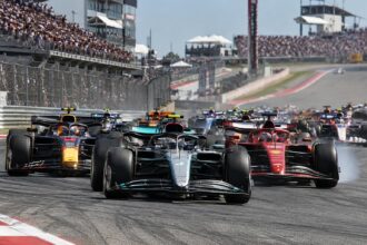 GP des États-Unis 2026 : revivez le départ en vidéo, avec Antonelli aux commandes et Red Bull déjà au coude-à-coude avec Ferrari revivez en vidéo le départ du gp des états-unis 2026 : antonelli prend les commandes, tandis que red bull et ferrari se livrent déjà un duel serré.