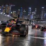 revivez les qualifications du gp de singapour 2026 : max verstappen signe sa 50e pole position, devant les ferrari sur le circuit de marina bay.