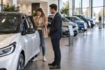 les prix des voitures électriques d’occasion repartent à la hausse. découvrez ce que cela change pour les acheteurs et comment bien choisir.